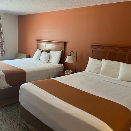 Regency Inn & Suites Anoka 외부 사진