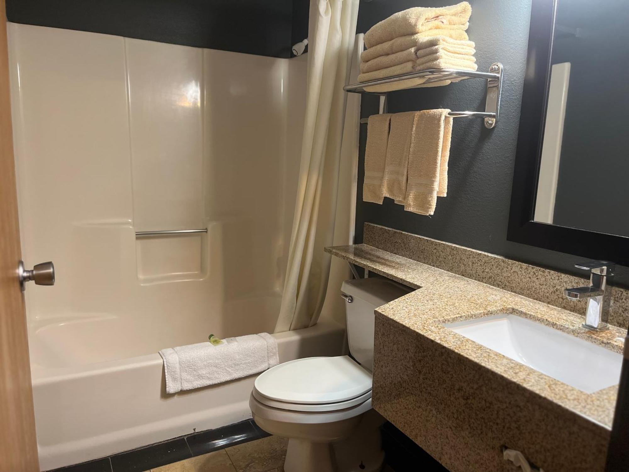 Regency Inn & Suites Anoka 외부 사진