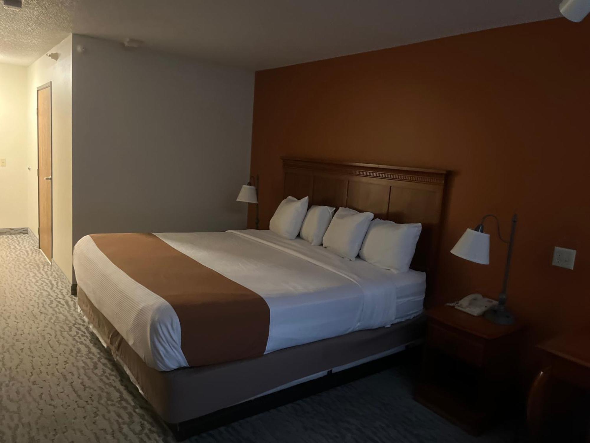 Regency Inn & Suites Anoka 외부 사진