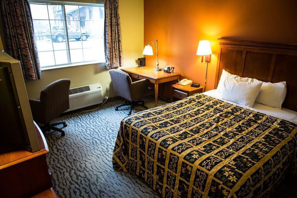 Regency Inn & Suites Anoka 외부 사진