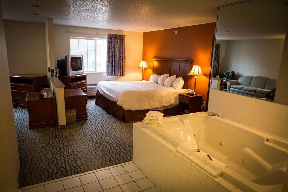 Regency Inn & Suites Anoka 외부 사진