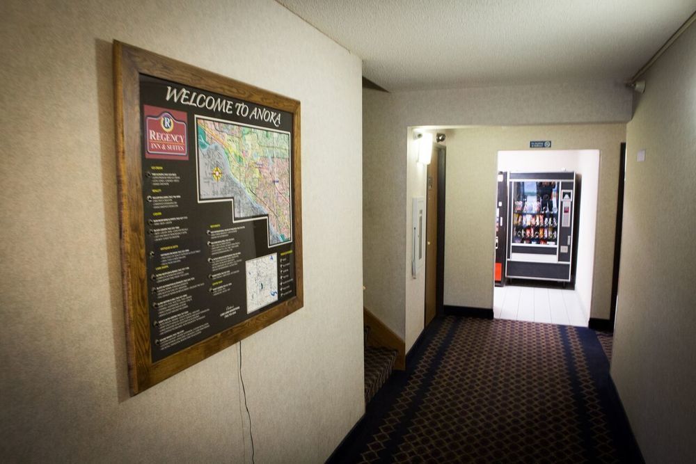 Regency Inn & Suites Anoka 외부 사진